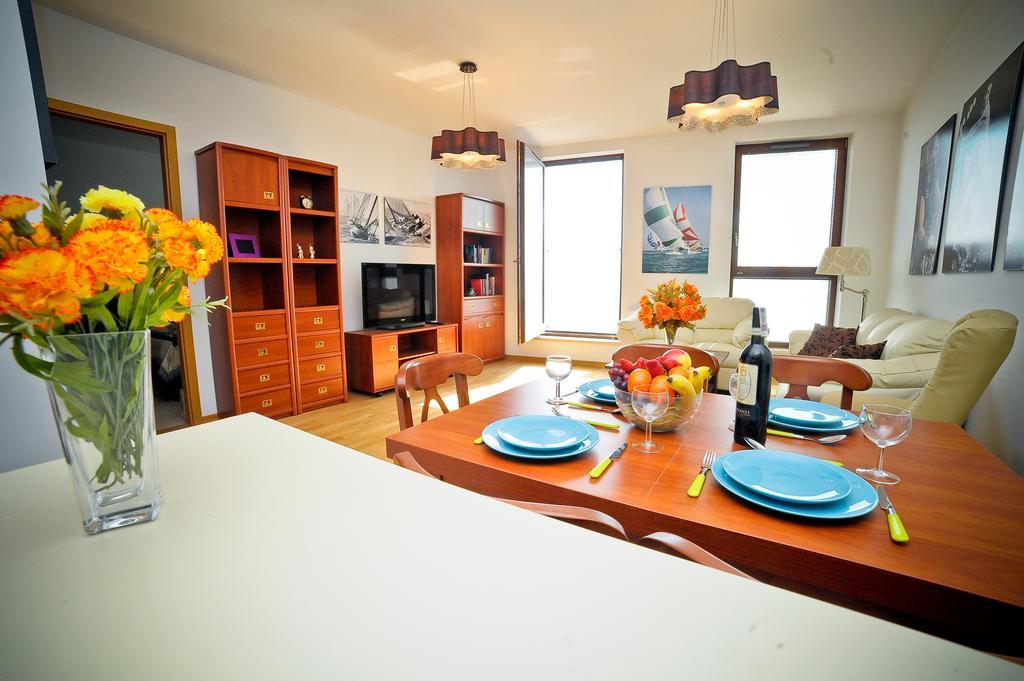 Luxury Rockefeller - Sea Towers Apartment Gdynia Room photo