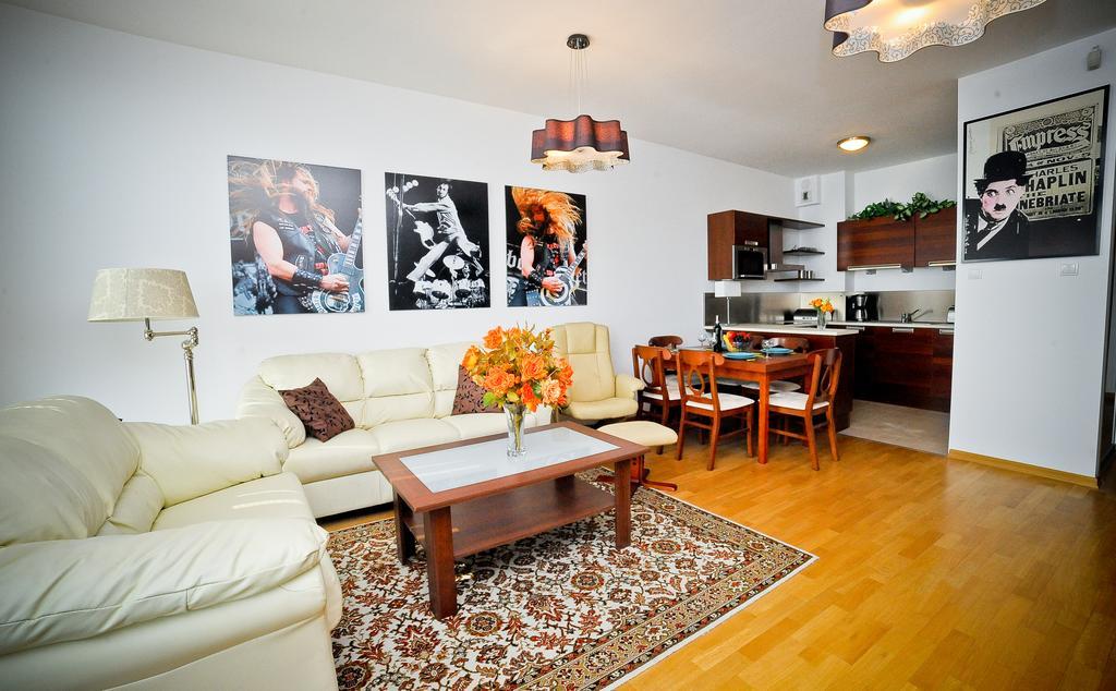 Luxury Rockefeller - Sea Towers Apartment Gdynia Room photo