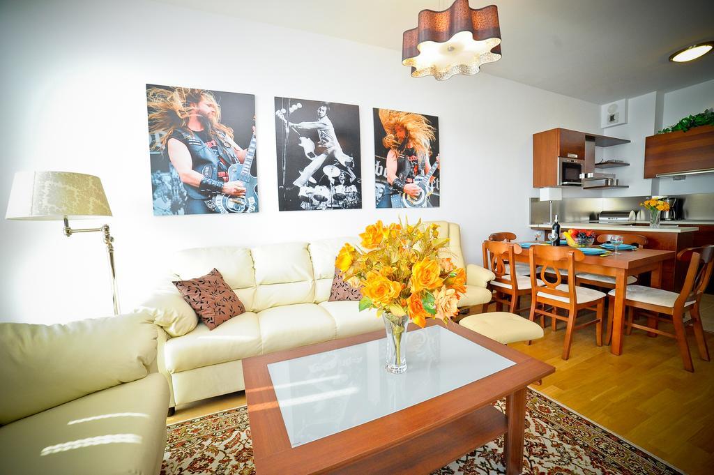 Luxury Rockefeller - Sea Towers Apartment Gdynia Room photo